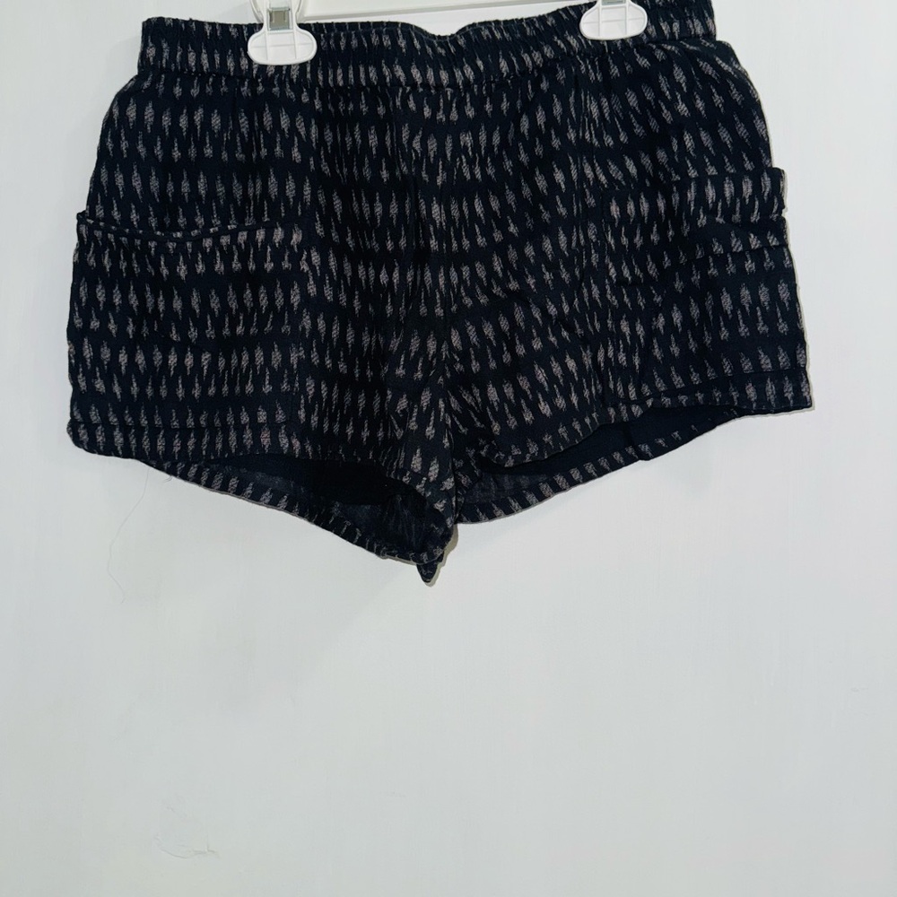 Aerie Black Patterned Women's Cargo Shorts